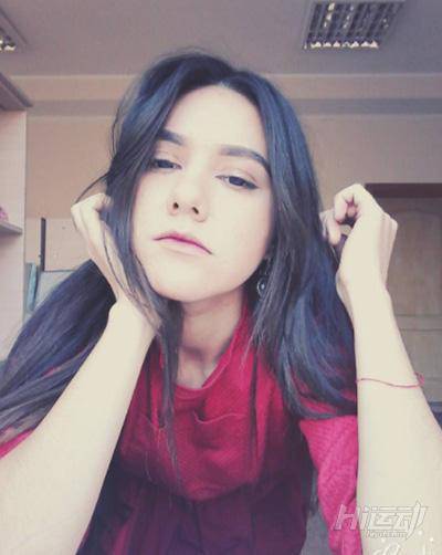 她在比基尼比賽后迷上健身練臀！現(xiàn)在網(wǎng)絡(luò)爆紅圈粉140萬