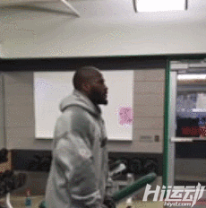 橄欖球運動為什么會經(jīng)常腦震蕩？看完球員訓練！這跟撞車沒區(qū)別