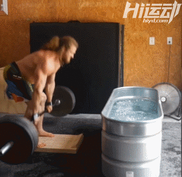 滿腦子都是騷操作！健身界的一股泥石流