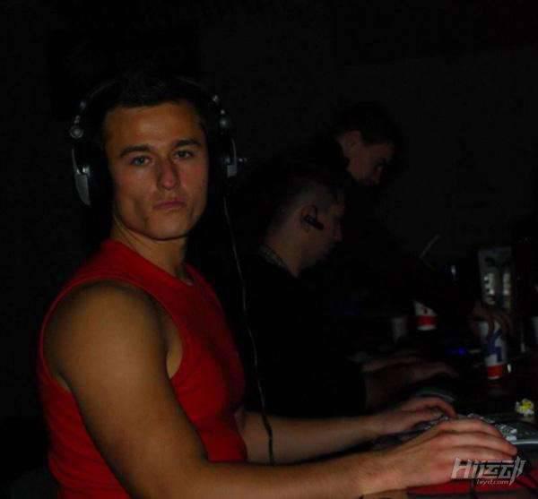 最強壯的CS：GO游戲冠軍！游戲與健身都不耽誤