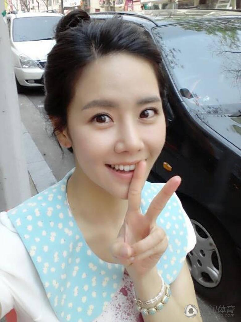 韓國女神李妍杜 練瑜伽大秀好身材