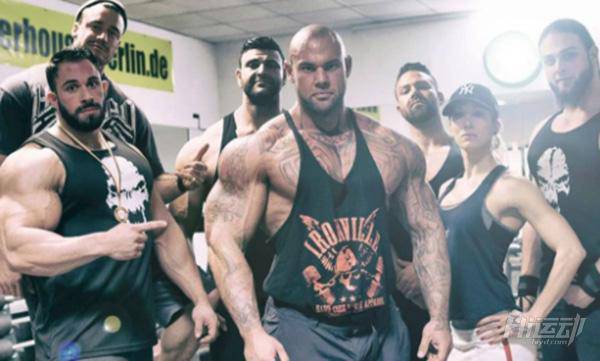 力量之戰：健美運動員VS力量舉運動員，誰更強壯？