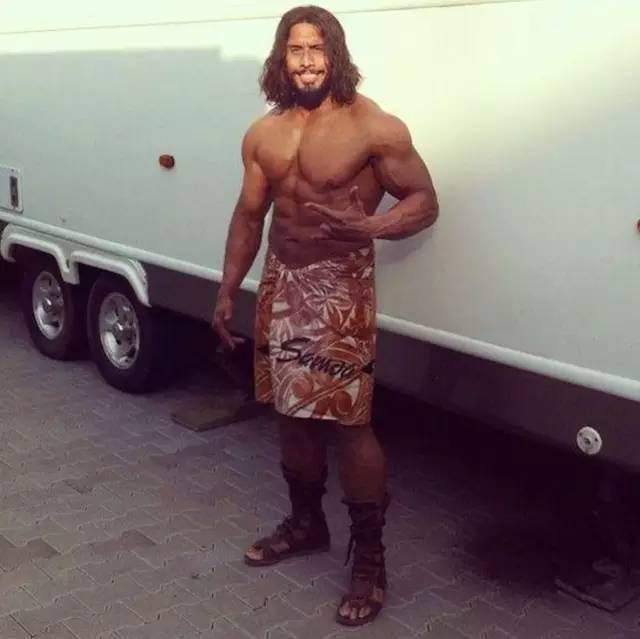 巨石強森電影替身 比強森更帥更壯