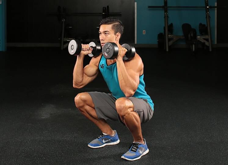 健身房器械選擇 啞鈴杠鈴對你更有用