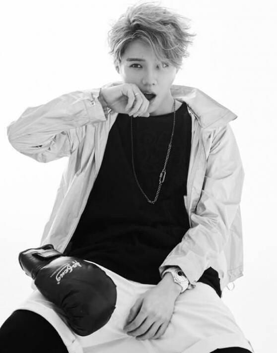 鹿晗出道這四年的肌肉成長史