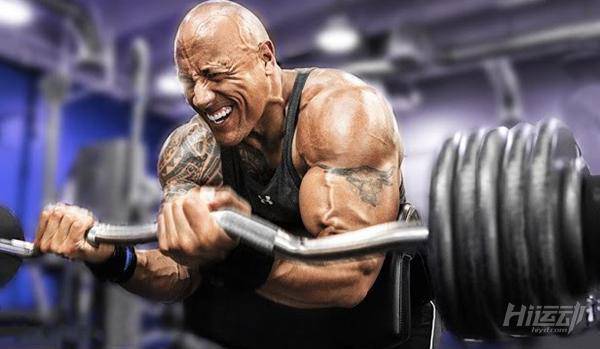 巨石強(qiáng)森女兒剛剛出生，竟然半夜又跑去健身房了