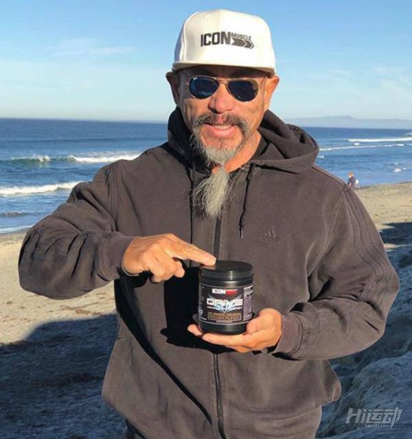 50多歲老頭迷戀“七龍珠”，瘋狂健身練成真實版龜仙人