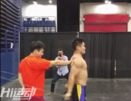 被國外媒體稱為“舉起世界的男人”！一次次刷新老外對力量的認知