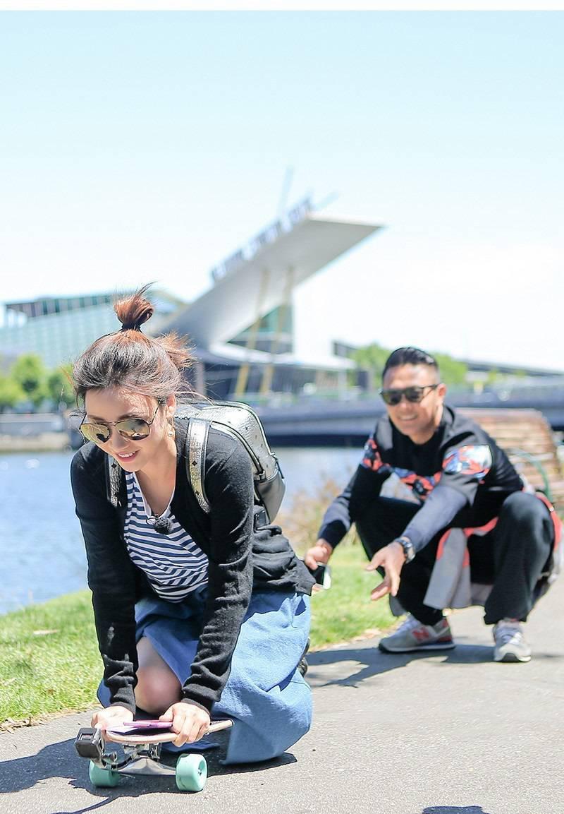 柳巖緊張運(yùn)動(dòng)裝 好身材一覽無余