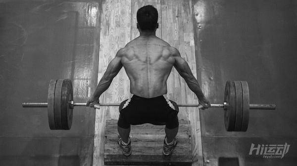 被國外媒體稱為“舉起世界的男人”！一次次刷新老外對力量的認知