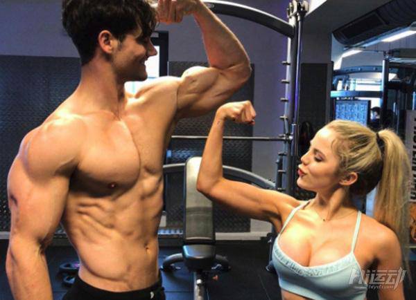 男人好身材對妹子的吸引力有多大？健身小哥街頭實(shí)驗(yàn)