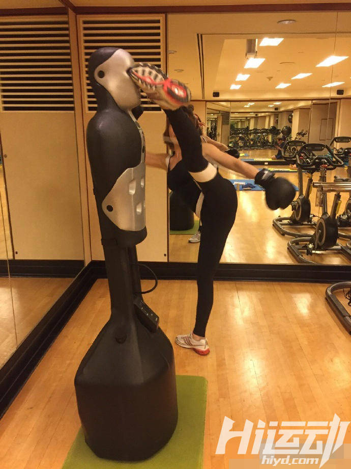 46歲楊麗菁健身照曝光 空閑不忘練功