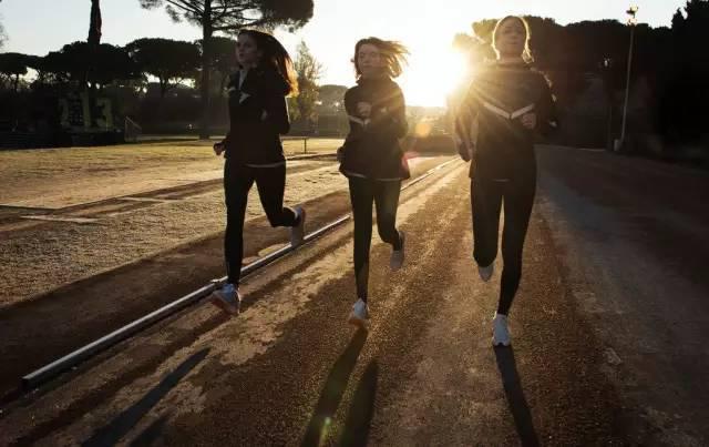 美人魚張雨綺開掛 運動健身漂亮生活 美人魚張雨綺開掛 運動健身漂亮生活