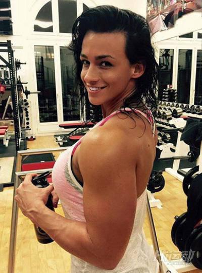 190美女當陪練你愿意嗎？6個動作練背你不一定能完成