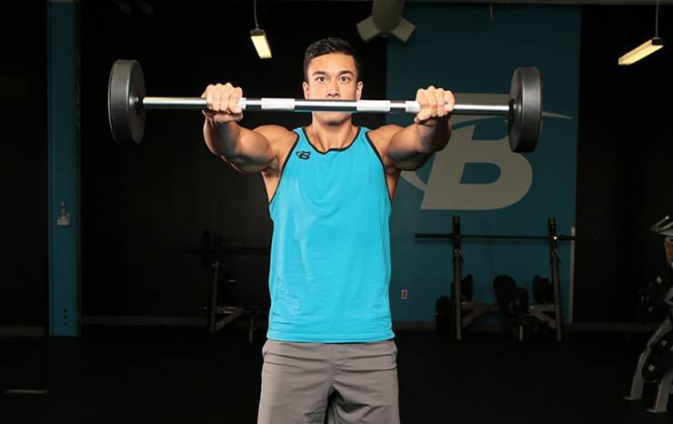 健身房器械選擇 啞鈴杠鈴對你更有用