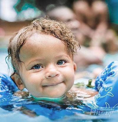 預產期還有5天，她還在健身房硬拉！