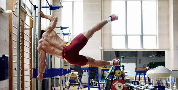 被國外媒體稱為“舉起世界的男人”！一次次刷新老外對力量的認知