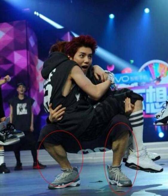 鹿晗出道這四年的肌肉成長史