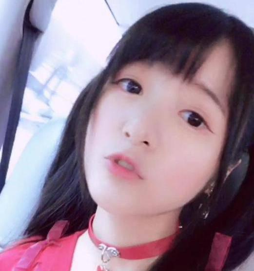 徐嬌微博曬馬甲線 身材完美的美少女