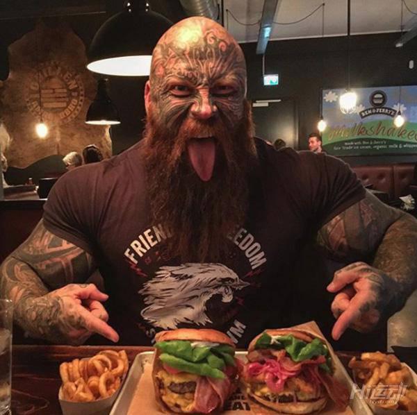 入過黑幫蹲過大獄！31歲健身逆襲成彪悍巨獸