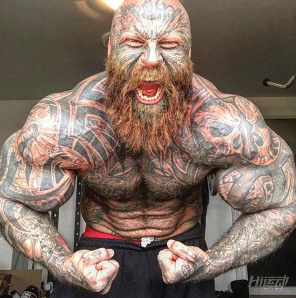 入過黑幫蹲過大獄！31歲健身逆襲成彪悍巨獸