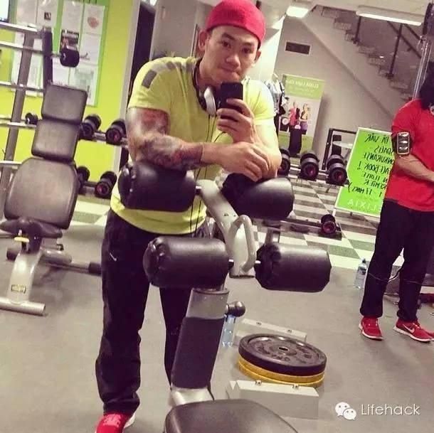 看了他的故事，你還有借口不健身嗎？