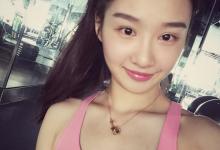 美女緊身衣出鏡 香汗淋漓長(zhǎng)腿逆天