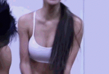 性感美女健身 動作開放不懼走光