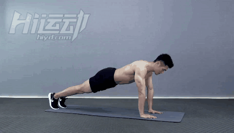 21歲健身女神擁有百萬粉絲，健身6年時間擁有不俗身材