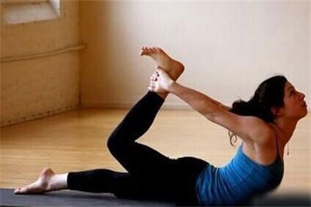 四組瘦身瑜伽快速燃脂,堅持一個月帶來巨大改變-易網<a href=http://www.xllyou.com/ target=_blank class=infotextkey>健康養生</a>網 四組瘦身瑜伽快速燃脂,堅持一個月帶來巨大改變