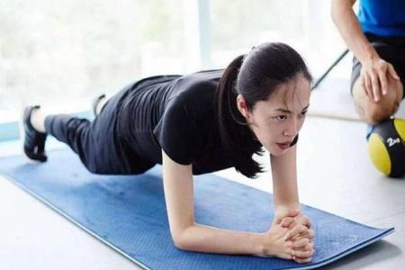 姚晨劉濤驚艷美照霸屏，絕美的氣質是多年瑜伽的練習