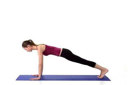 瘦腿、瘦腰的瑜伽動作，女性堅持每日練習(xí)早日變苗條