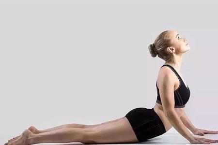 強身健體靠瑜伽,盤點訓練過程中不得不注意的技巧-易網(wǎng)健康<a href=http://www.xllyou.com/jkys/ target=_blank class=infotextkey>養(yǎng)生</a>網(wǎng) 強身健體靠瑜伽,盤點訓練過程中不得不注意的技巧