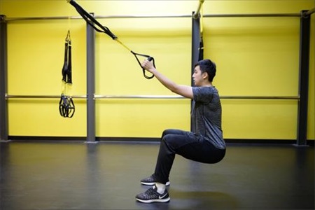 深蹲的好處，女人練習這五種深蹲瑜伽動作讓身材更迷人