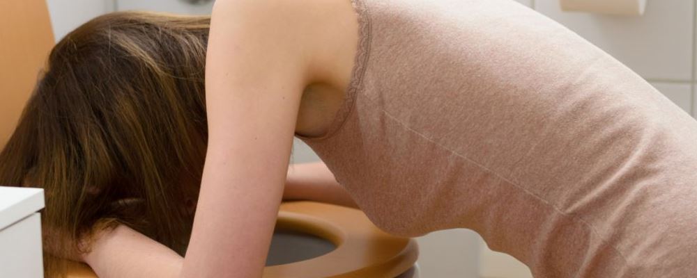 催吐減肥不是小事 這5種危害必知-易網健康<a href=http://www.xllyou.com/jkys/ target=_blank class=infotextkey>養生</a>網 催吐減肥不是小事 這5種危害必知