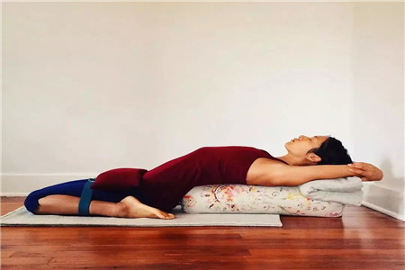 八個開髖瑜伽體式動作，堅持鍛煉絕對有效