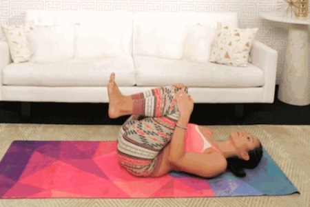 五組瑜伽動作緩解小腹脹痛,女性勤于練習放心當吃貨-易網健康<a href=http://www.xllyou.com/jkys/ target=_blank class=infotextkey>養生</a>網 五組瑜伽動作緩解小腹脹痛,女性勤于練習放心當吃貨