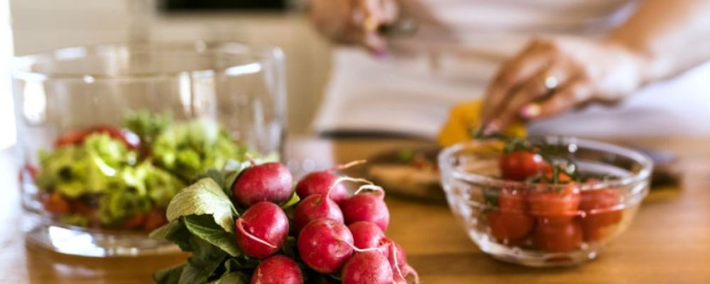 國(guó)慶假期變胖的原因有哪些 節(jié)后怎么減肥-易網(wǎng)<a href=http://www.xllyou.com/ target=_blank class=infotextkey>健康養(yǎng)生</a>網(wǎng) 國(guó)慶假期變胖的原因有哪些 節(jié)后怎么減肥