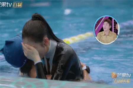 張天愛槳板瑜伽什么梗，練好瑜伽向張天愛學習