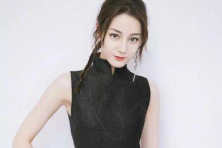 女性練習瑜伽氣質會改變許多，看看迪麗熱巴就知道了