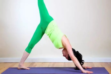 掰腿的正確姿勢 性愛姿勢大全幫助女性放心去愛-易網(wǎng)健康<a href=http://www.xllyou.com/jkys/ target=_blank class=infotextkey>養(yǎng)生</a>網(wǎng) 掰腿的正確姿勢 性愛姿勢大全幫助女性放心去愛