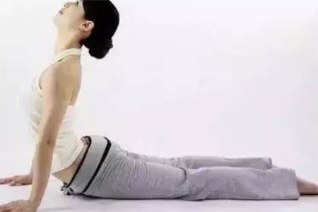 痛經怎么緩解?教你掰腿的正確姿勢和瑜伽動作來改善問題-易網健康養生網 痛經怎么緩解?教你掰腿的正確姿勢和瑜伽動作來改善問題