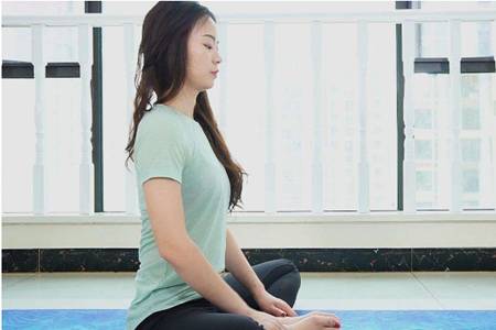 瑜伽初入門教學步驟，不用視頻也能輕松學會