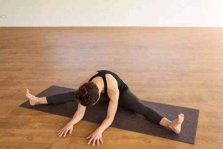 五個瑜伽初入門基本功最簡單動作，在家自學(xué)瑜伽的動作教程