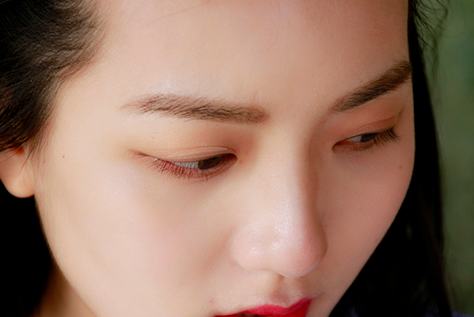 怎么樣讓女人的胸變大一點