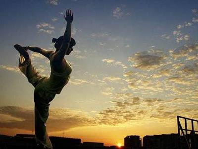 訓練瑜伽的好處是什么 改善青少年脊柱側彎等欠佳體態(tài)