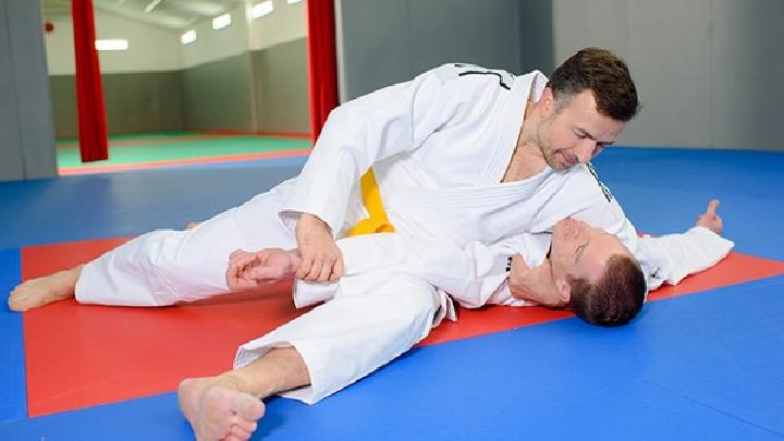 運(yùn)動(dòng)減肥要注意這幾個(gè)要點(diǎn) 冬季快速燃脂的4個(gè)有氧運(yùn)動(dòng)-易網(wǎng)健康養(yǎng)生網(wǎng) 運(yùn)動(dòng)減肥要注意這幾個(gè)要點(diǎn) 冬季快速燃脂的4個(gè)有氧運(yùn)動(dòng)