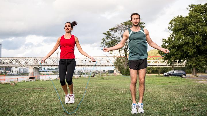 運動減肥應(yīng)該注意些什么 4招看你是否適合運動減肥-易網(wǎng)健康<a href=http://www.xllyou.com/jkys/ target=_blank class=infotextkey>養(yǎng)生</a>網(wǎng) 運動減肥應(yīng)該注意些什么 4招看你是否適合運動減肥