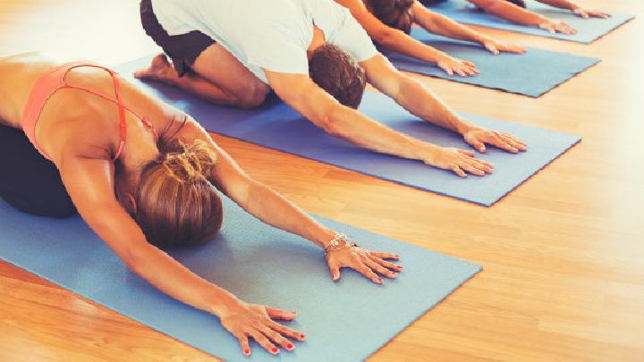 飯后靠墻站立半小時能減肥嗎？飯后靠墻站立有六大好處