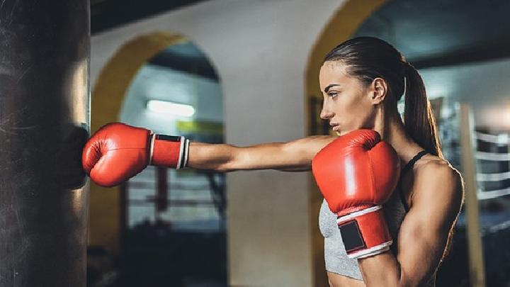 跑步減肥怎么跑出纖細筆直美腿?這樣跑步減肥塑造修長美腿-易網(wǎng)<a href=http://www.xllyou.com/ target=_blank class=infotextkey>健康養(yǎng)生</a>網(wǎng) 跑步減肥怎么跑出纖細筆直美腿?這樣跑步減肥塑造修長美腿